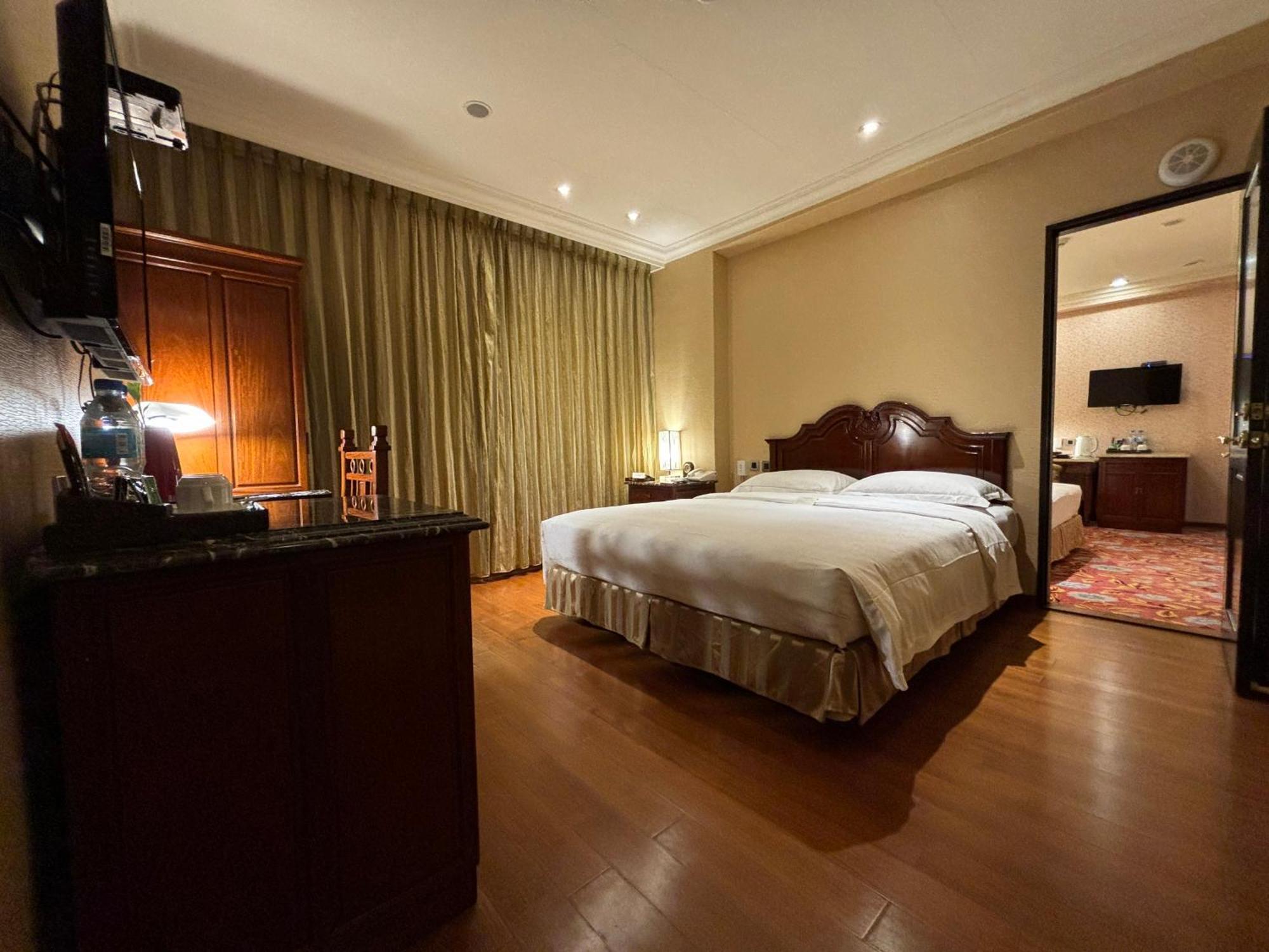 Royal Seasons Hotel Taipei ‧ Nanjing W. Extérieur photo