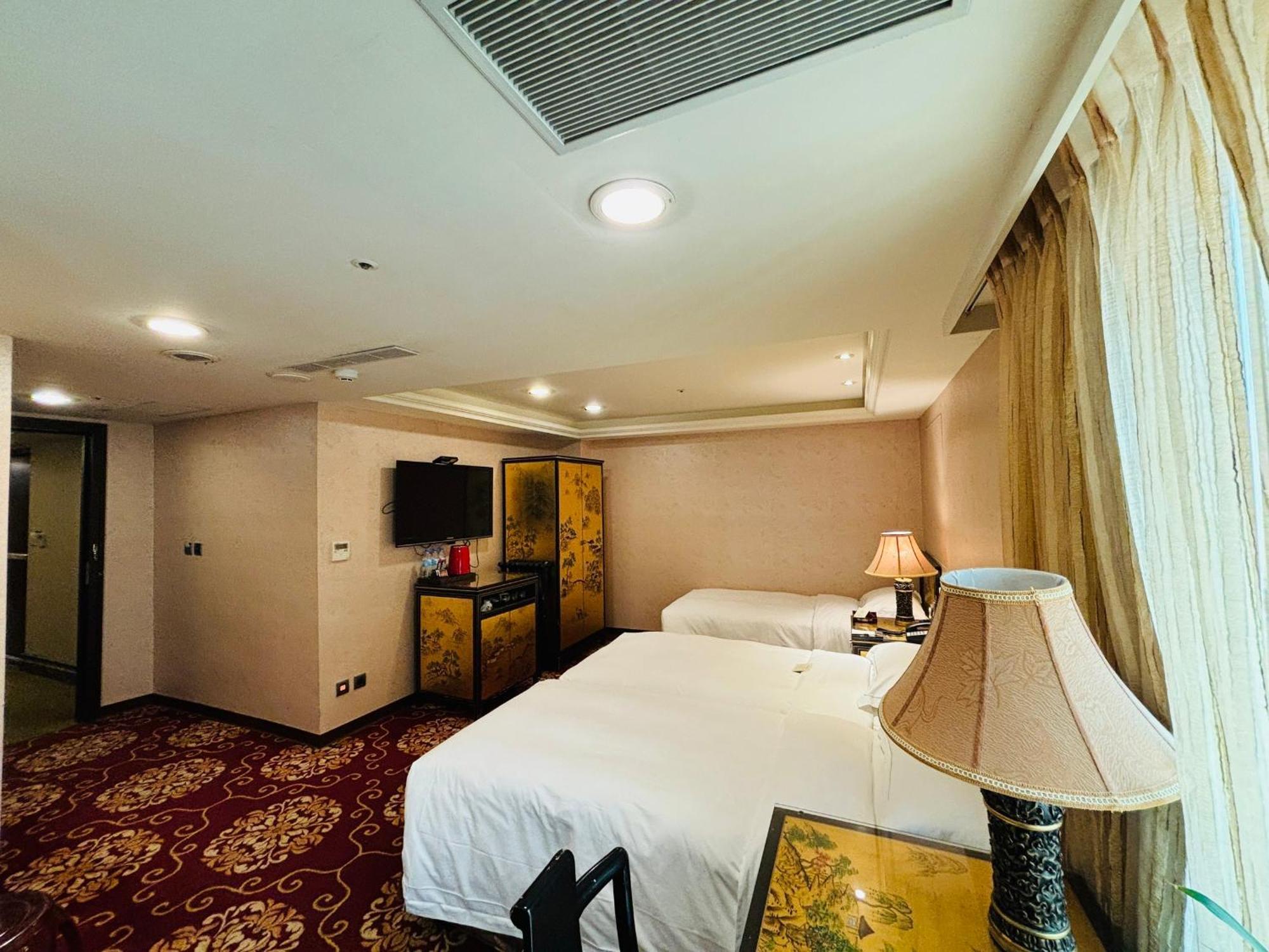 Royal Seasons Hotel Taipei ‧ Nanjing W. Extérieur photo