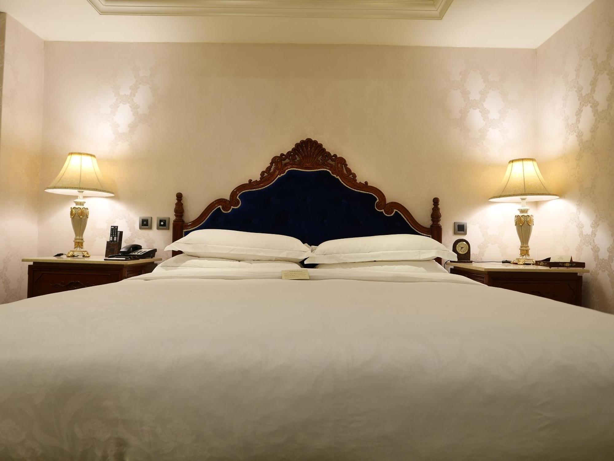 Royal Seasons Hotel Taipei ‧ Nanjing W. Extérieur photo
