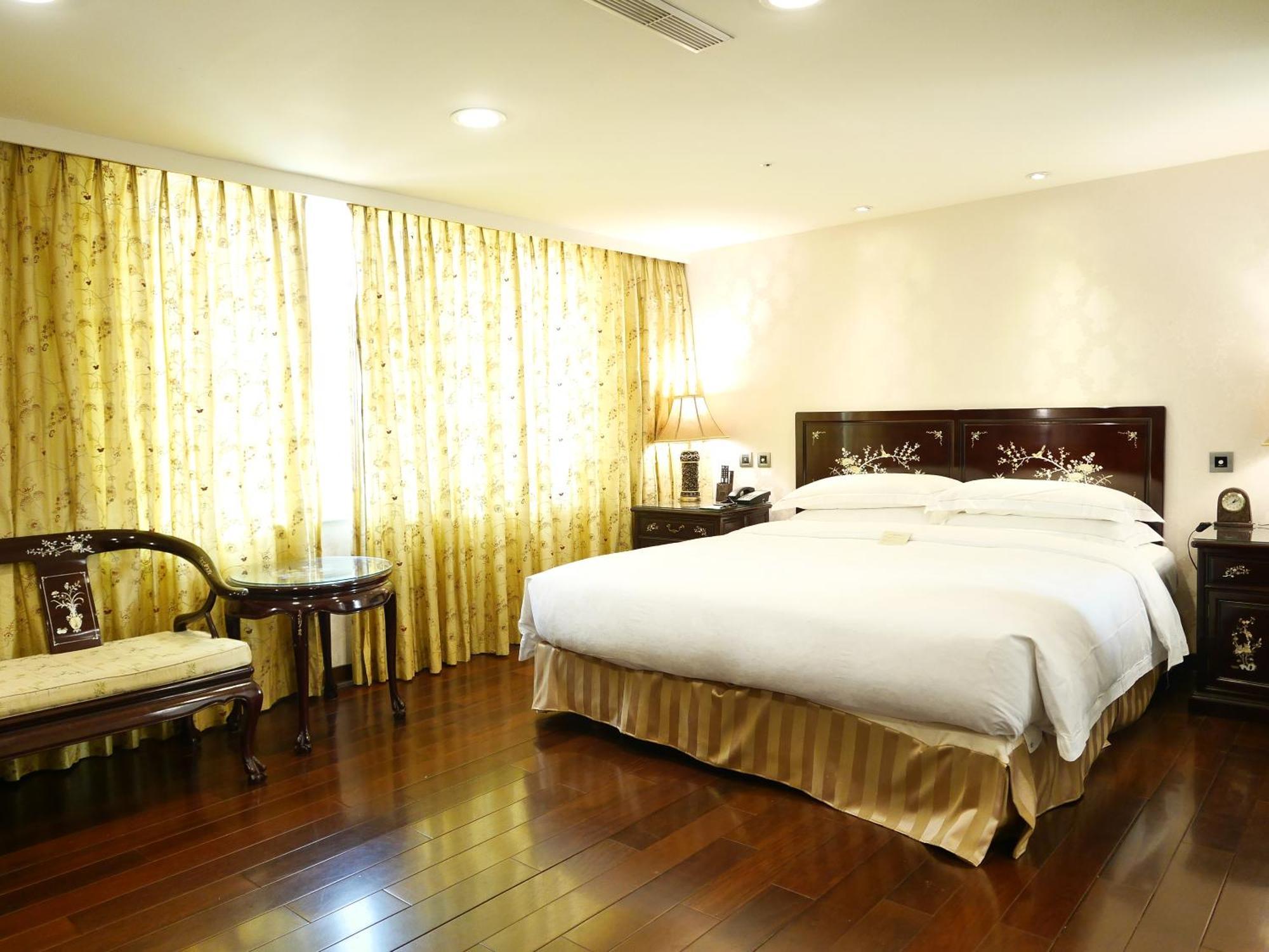 Royal Seasons Hotel Taipei ‧ Nanjing W. Extérieur photo