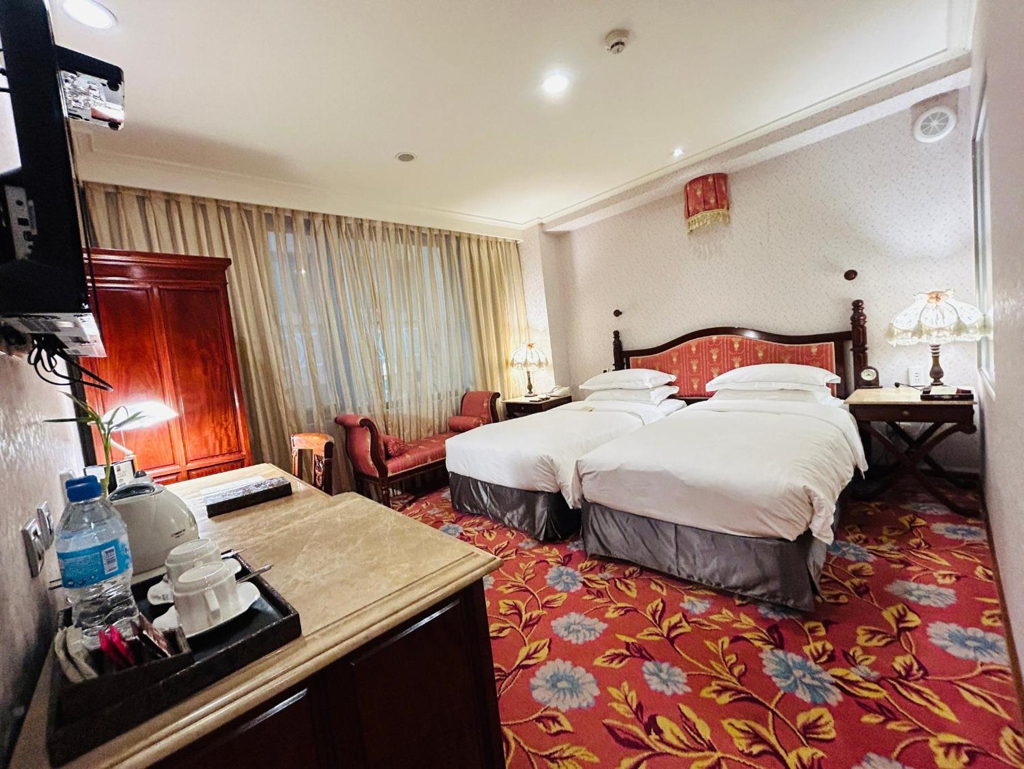 Royal Seasons Hotel Taipei ‧ Nanjing W. Extérieur photo