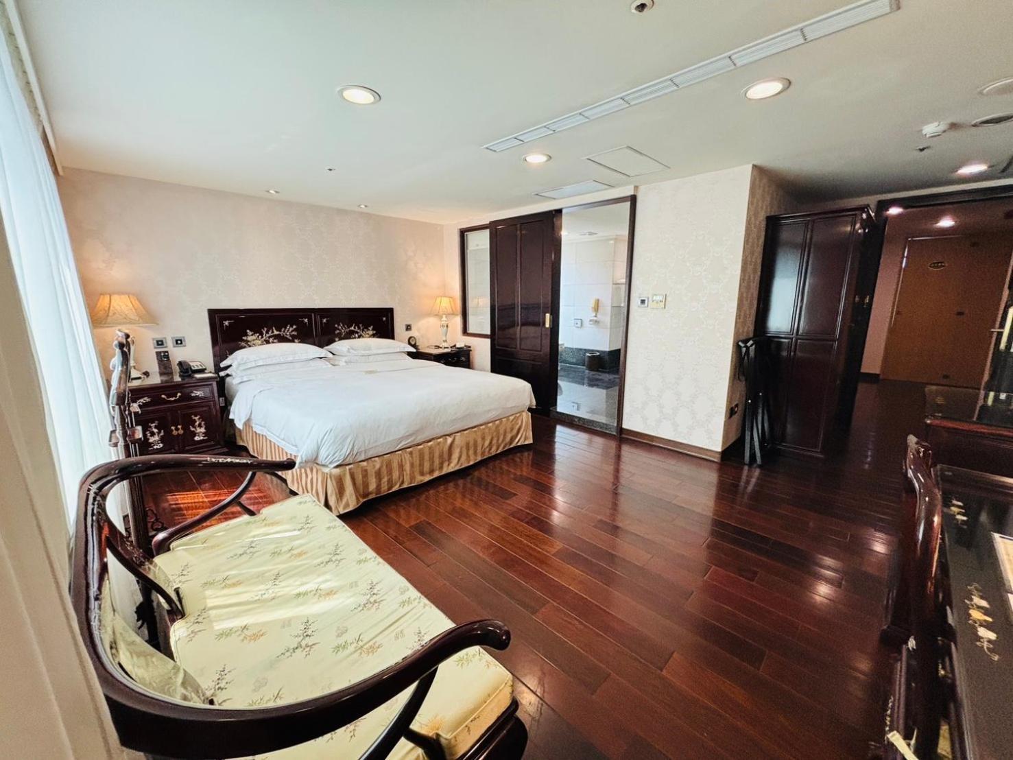 Royal Seasons Hotel Taipei ‧ Nanjing W. Extérieur photo