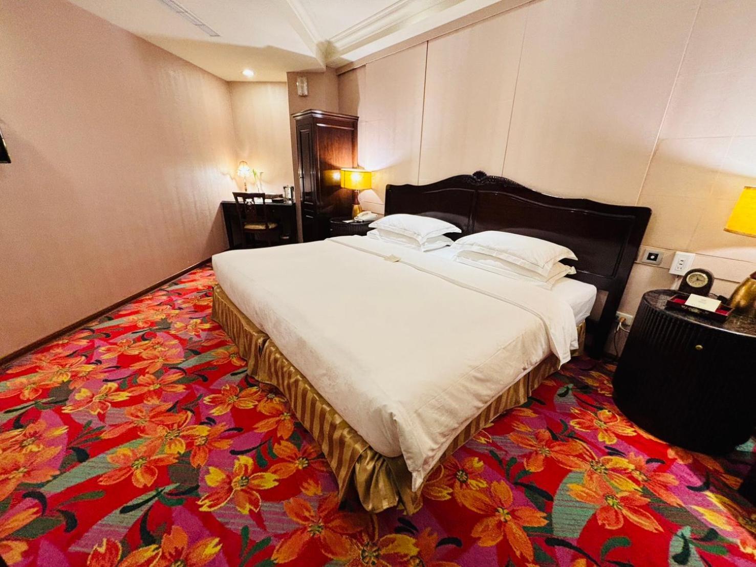 Royal Seasons Hotel Taipei ‧ Nanjing W. Extérieur photo
